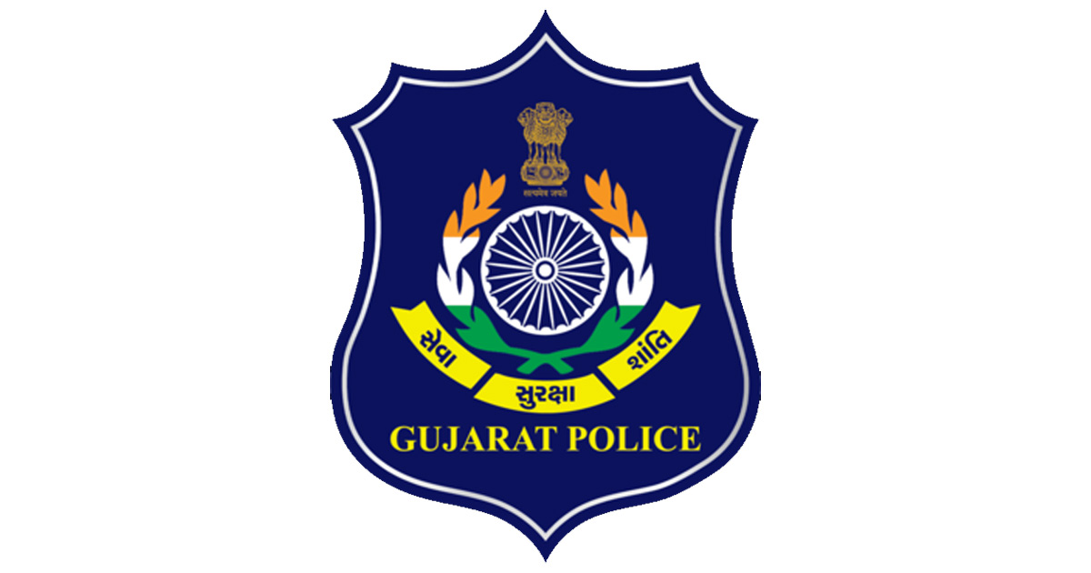 http://www.meranews.com/backend/main_imgs/gujarat-police_una-funeral-crime-family-issue-gujarat-police-latest-news_0.jpg?89