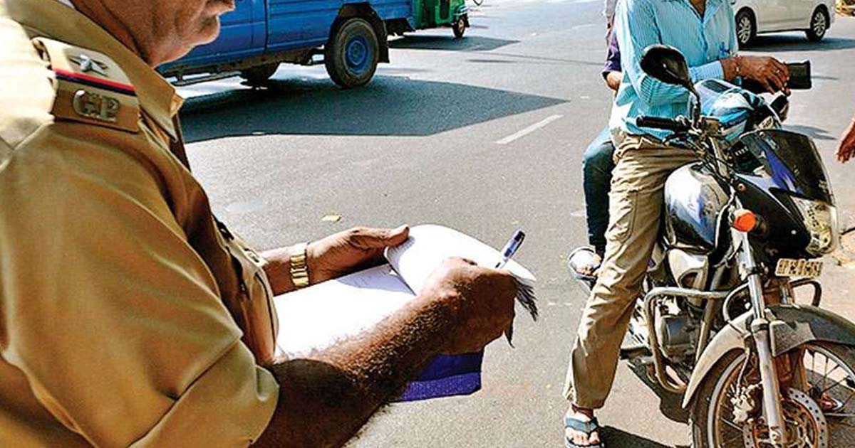 http://www.meranews.com/backend/main_imgs/police-trafic_ahmedabad-police-have-started-old-collection-even-if-traffic-fines_0.jpg?79