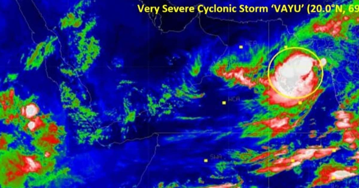 http://www.meranews.com/backend/main_imgs/vayu2_vayu-cyclone-may-not-hit-gujarat_0.jpg?57